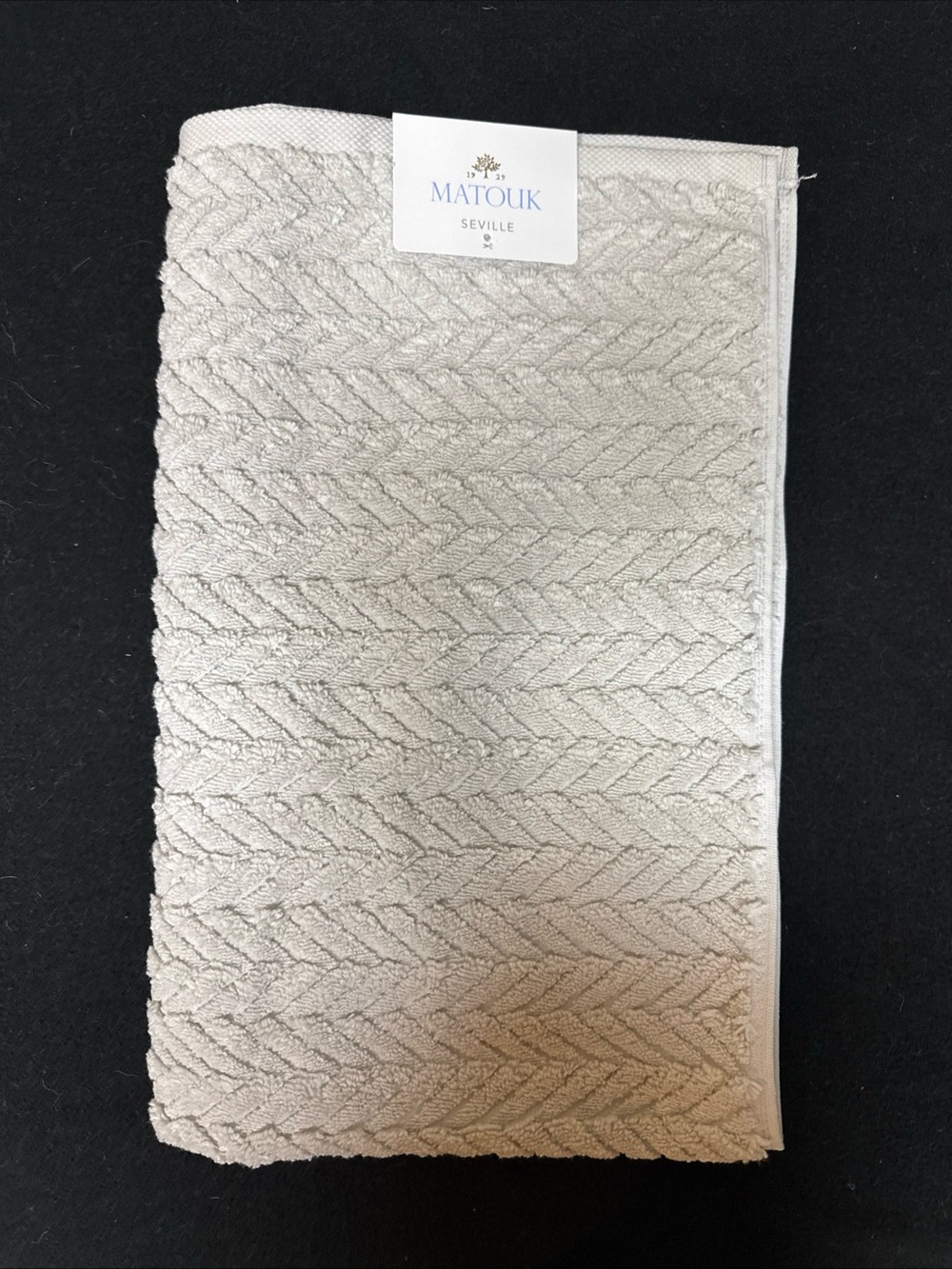 Matouk Seville Hand Towel 20x32”Marble Color Loose Braid Pattern 100% Cotton NWT